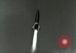 Standbild DEUTSCH A-4-Rakete in der Nähe von Unfall beim Start Peenemunde Deutschland, 1944, aus Sekunde 8 historischem Filmmaterial Videoclip 65675077633