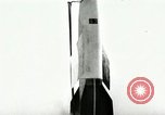 Standbild DEUTSCH A-4 Rakete Peenemunde Deutschland, 1944, aus Sekunde 1 historischem Filmmaterial Videoclip 65675077634
