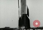Standbild DEUTSCH A-4 Rakete Peenemunde Deutschland, 1944, aus Sekunde 11 historischem Filmmaterial Videoclip 65675077634
