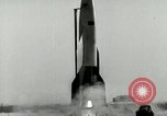 Standbild DEUTSCH A-4 Rakete Peenemunde Deutschland, 1944, aus Sekunde 16 historischem Filmmaterial Videoclip 65675077634