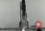 Standbild DEUTSCH A-4 Rakete Peenemunde Deutschland, 1944, aus Sekunde 17 historischem Filmmaterial Videoclip 65675077634