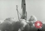 Standbild DEUTSCH A-4 Rakete Peenemunde Deutschland, 1944, aus Sekunde 20 historischem Filmmaterial Videoclip 65675077634
