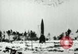Standbild V-2 Rakete Schub verlieren und abstürzt Peenemunde Deutschland, 1944, aus Sekunde 1 historischem Filmmaterial Videoclip 65675077636