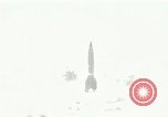 Standbild V-2 Rakete Schub verlieren und abstürzt Peenemunde Deutschland, 1944, aus Sekunde 3 historischem Filmmaterial Videoclip 65675077636