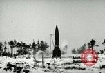 Standbild V-2 Rakete Schub verlieren und abstürzt Peenemunde Deutschland, 1944, aus Sekunde 5 historischem Filmmaterial Videoclip 65675077636