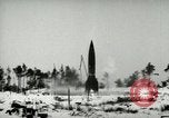 Standbild V-2 Rakete Schub verlieren und abstürzt Peenemunde Deutschland, 1944, aus Sekunde 6 historischem Filmmaterial Videoclip 65675077636