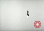 Standbild V-2 Rakete Schub verlieren und abstürzt Peenemunde Deutschland, 1944, aus Sekunde 12 historischem Filmmaterial Videoclip 65675077636