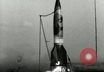 Standbild DEUTSCH A-4 Rakete Peenemunde Deutschland, 1944, aus Sekunde 7 historischem Filmmaterial Videoclip 65675077637