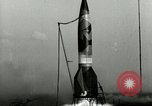 Standbild DEUTSCH A-4 Rakete Peenemunde Deutschland, 1944, aus Sekunde 8 historischem Filmmaterial Videoclip 65675077637