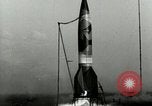 Standbild DEUTSCH A-4 Rakete Peenemunde Deutschland, 1944, aus Sekunde 9 historischem Filmmaterial Videoclip 65675077637