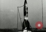 Standbild DEUTSCH A-4 Rakete Peenemunde Deutschland, 1944, aus Sekunde 10 historischem Filmmaterial Videoclip 65675077637