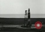 Standbild DEUTSCH A-4 Rakete Peenemunde Deutschland, 1944, aus Sekunde 10 historischem Filmmaterial Videoclip 65675077638
