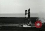 Standbild DEUTSCH A-4 Rakete Peenemunde Deutschland, 1944, aus Sekunde 14 historischem Filmmaterial Videoclip 65675077638