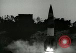 Standbild DEUTSCH A-4 Rakete Peenemunde Deutschland, 1944, aus Sekunde 7 historischem Filmmaterial Videoclip 65675077641