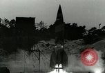 Standbild A-4 Rakete twilight starten Peenemunde Deutschland, 1944, aus Sekunde 5 historischem Filmmaterial Videoclip 65675077643