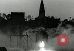 Standbild A-4 Rakete twilight starten Peenemunde Deutschland, 1944, aus Sekunde 7 historischem Filmmaterial Videoclip 65675077643