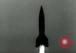Standbild A-4 Rakete twilight starten Peenemunde Deutschland, 1944, aus Sekunde 9 historischem Filmmaterial Videoclip 65675077643