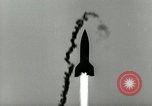 Standbild A-4 Rakete twilight starten Peenemunde Deutschland, 1944, aus Sekunde 11 historischem Filmmaterial Videoclip 65675077643