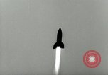 Standbild A-4 Rakete twilight starten Peenemunde Deutschland, 1944, aus Sekunde 12 historischem Filmmaterial Videoclip 65675077643