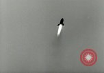 Standbild A-4 Rakete twilight starten Peenemunde Deutschland, 1944, aus Sekunde 14 historischem Filmmaterial Videoclip 65675077643