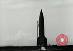 Standbild DEUTSCH A-4 Rakete Peenemunde Deutschland, 1944, aus Sekunde 6 historischem Filmmaterial Videoclip 65675077645