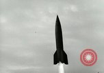 Standbild DEUTSCH A-4 Rakete Peenemunde Deutschland, 1944, aus Sekunde 12 historischem Filmmaterial Videoclip 65675077645