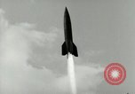 Standbild DEUTSCH A-4 Rakete Peenemunde Deutschland, 1944, aus Sekunde 14 historischem Filmmaterial Videoclip 65675077645