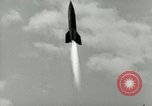 Standbild DEUTSCH A-4 Rakete Peenemunde Deutschland, 1944, aus Sekunde 15 historischem Filmmaterial Videoclip 65675077645