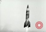 Standbild DEUTSCH A-4 Rakete Peenemunde Deutschland, 1944, aus Sekunde 11 historischem Filmmaterial Videoclip 65675077647