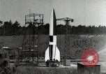 Standbild DEUTSCH A-4 Rakete Peenemunde Deutschland, 1944, aus Sekunde 8 historischem Filmmaterial Videoclip 65675077660