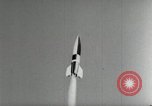 Standbild DEUTSCH A-4 Rakete Peenemunde Deutschland, 1944, aus Sekunde 20 historischem Filmmaterial Videoclip 65675077660
