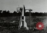 Standbild DEUTSCH A-4 Rakete Peenemunde Deutschland, 1944, aus Sekunde 1 historischem Filmmaterial Videoclip 65675077663