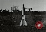 Standbild DEUTSCH A-4 Rakete Peenemunde Deutschland, 1944, aus Sekunde 10 historischem Filmmaterial Videoclip 65675077663