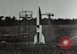 Standbild DEUTSCH A-4 Rakete Peenemunde Deutschland, 1944, aus Sekunde 17 historischem Filmmaterial Videoclip 65675077663