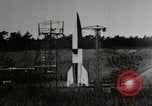Standbild DEUTSCH A-4 Rakete Peenemunde Deutschland, 1944, aus Sekunde 20 historischem Filmmaterial Videoclip 65675077663