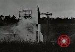 Standbild DEUTSCH A-4 Rakete Peenemunde Deutschland, 1944, aus Sekunde 24 historischem Filmmaterial Videoclip 65675077663