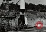 Standbild DEUTSCH A-4 Rakete Peenemunde Deutschland, 1944, aus Sekunde 3 historischem Filmmaterial Videoclip 65675077665