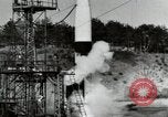 Standbild DEUTSCH A-4 Rakete Peenemunde Deutschland, 1944, aus Sekunde 18 historischem Filmmaterial Videoclip 65675077665