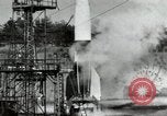 Standbild DEUTSCH A-4 Rakete Peenemunde Deutschland, 1944, aus Sekunde 22 historischem Filmmaterial Videoclip 65675077665