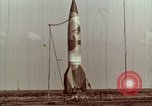 Standbild Deutsche V-2 Rakete Peenemunde Deutschland, 1944, aus Sekunde 3 historischem Filmmaterial Videoclip 65675077676