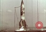 Standbild Deutsche V-2 Rakete Peenemunde Deutschland, 1944, aus Sekunde 7 historischem Filmmaterial Videoclip 65675077676