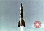 Standbild Deutsche V-2 Rakete Peenemunde Deutschland, 1944, aus Sekunde 7 historischem Filmmaterial Videoclip 65675077681