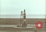 Standbild Deutsche V-2 Rakete Peenemunde Deutschland, 1944, aus Sekunde 3 historischem Filmmaterial Videoclip 65675077686