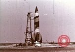 Standbild Deutsche V-2 Rakete Peenemunde Deutschland, 1944, aus Sekunde 4 historischem Filmmaterial Videoclip 65675077687