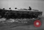 Immagine di Tedesco barca esplosiva Germania, 1945, secondo 18 filmato di repertorio 65675077688