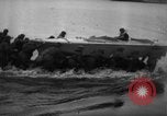 Immagine di Tedesco barca esplosiva Germania, 1945, secondo 20 filmato di repertorio 65675077688