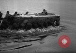 Immagine di Tedesco barca esplosiva Germania, 1945, secondo 22 filmato di repertorio 65675077688