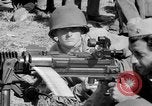 Standbild Maschinengewehr Salomonen, 1945, aus Sekunde 16 historischem Filmmaterial Videoclip 65675077698