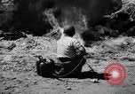 Image Flame Thrower Îles Salomon, 1945, de la seconde 24 séquences d'archives historiques vidéo 65675077699