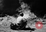 Image Flame Thrower Îles Salomon, 1945, de la seconde 27 séquences d'archives historiques vidéo 65675077699
